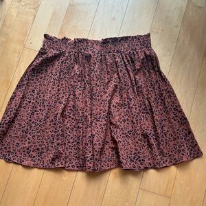 XL Pull on pleated cheetah print mini skirt